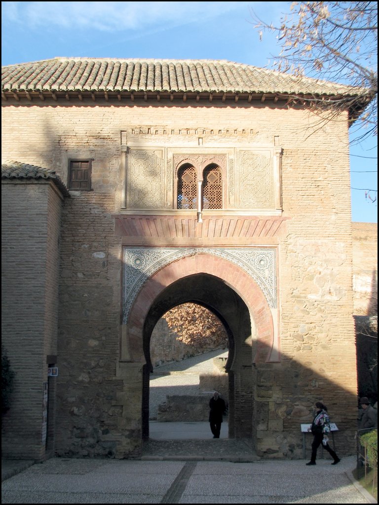 Alhambra 4127 Puerta del Vino.jp