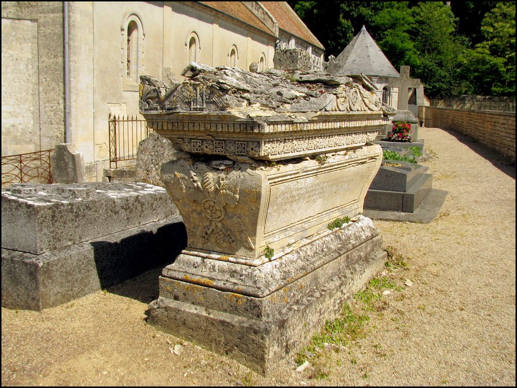 Fontaine-Henry 4174 Кладбище.JPG