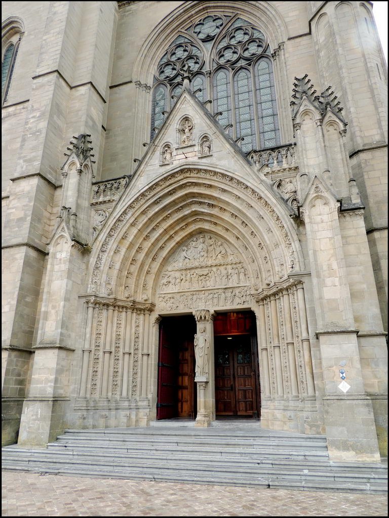 Arlon 8479 Eglise Saint-Martin.j