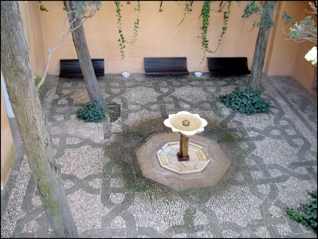 Alhambra 4370 Patio de la Reja.j