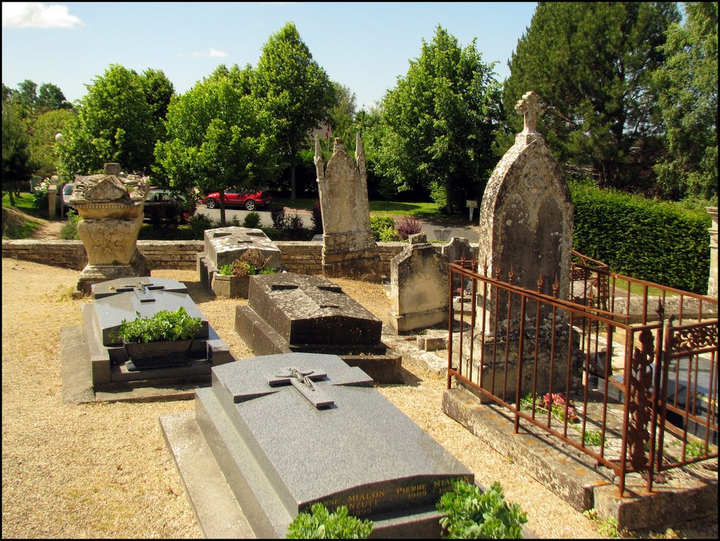 Fontaine-Henry 4177 Кладбище.JPG