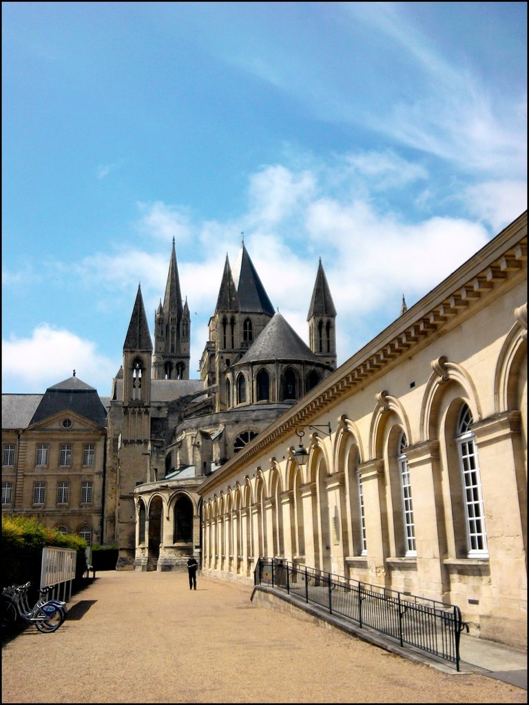 Caen 0016 Abbaye aux Hommes.jpg