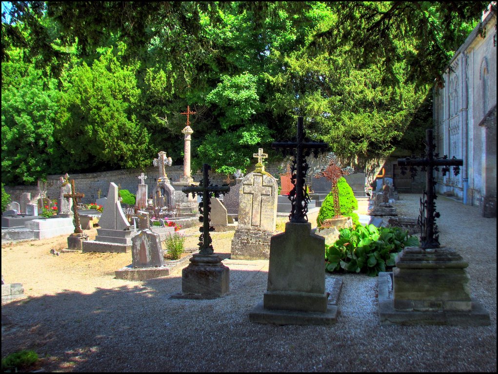 Fontaine-Henry 4165_3_4 Кладбище