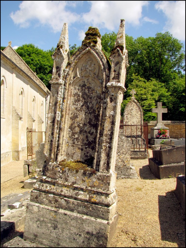 Fontaine-Henry 4172 Кладбище.JPG
