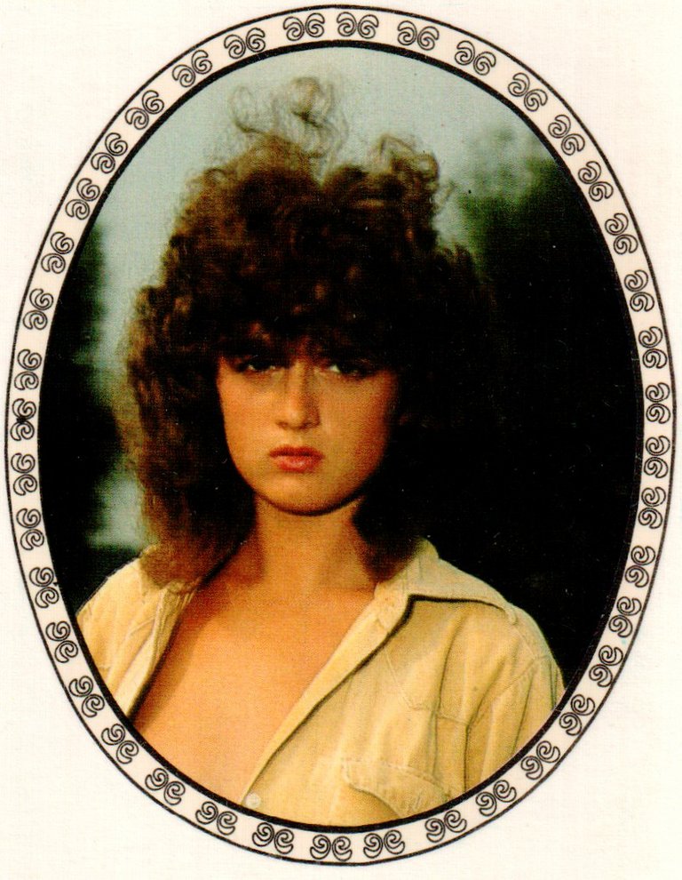 Наклейка из ГДР девушка 1989