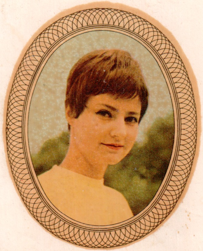 Наклейка из ГДР девушка 1969