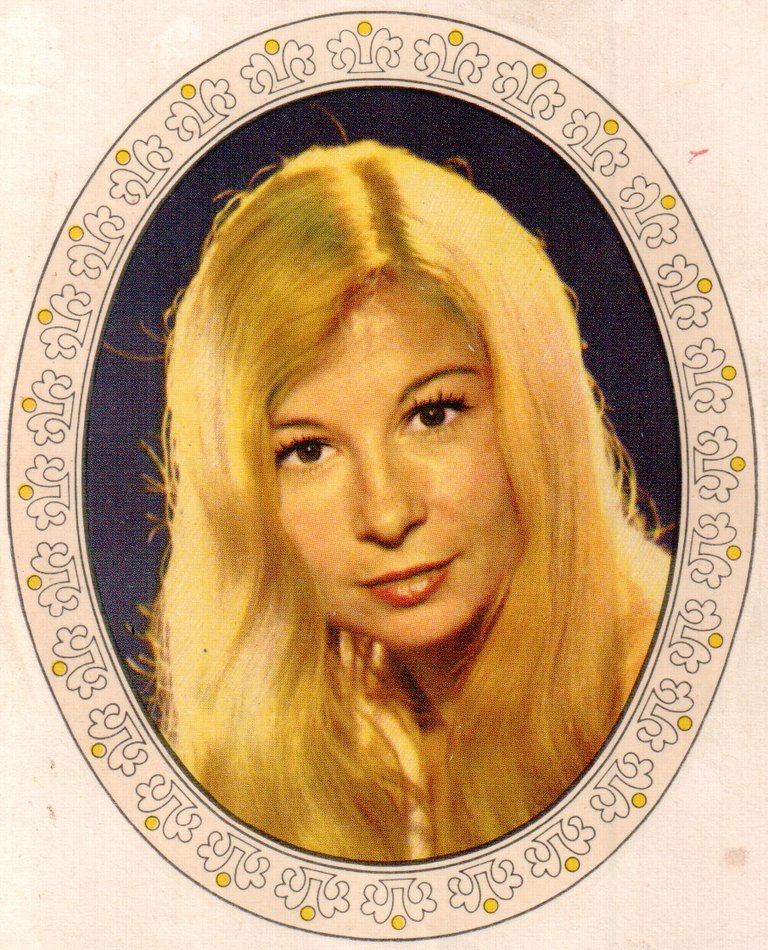 Наклейка из ГДР девушка 1975