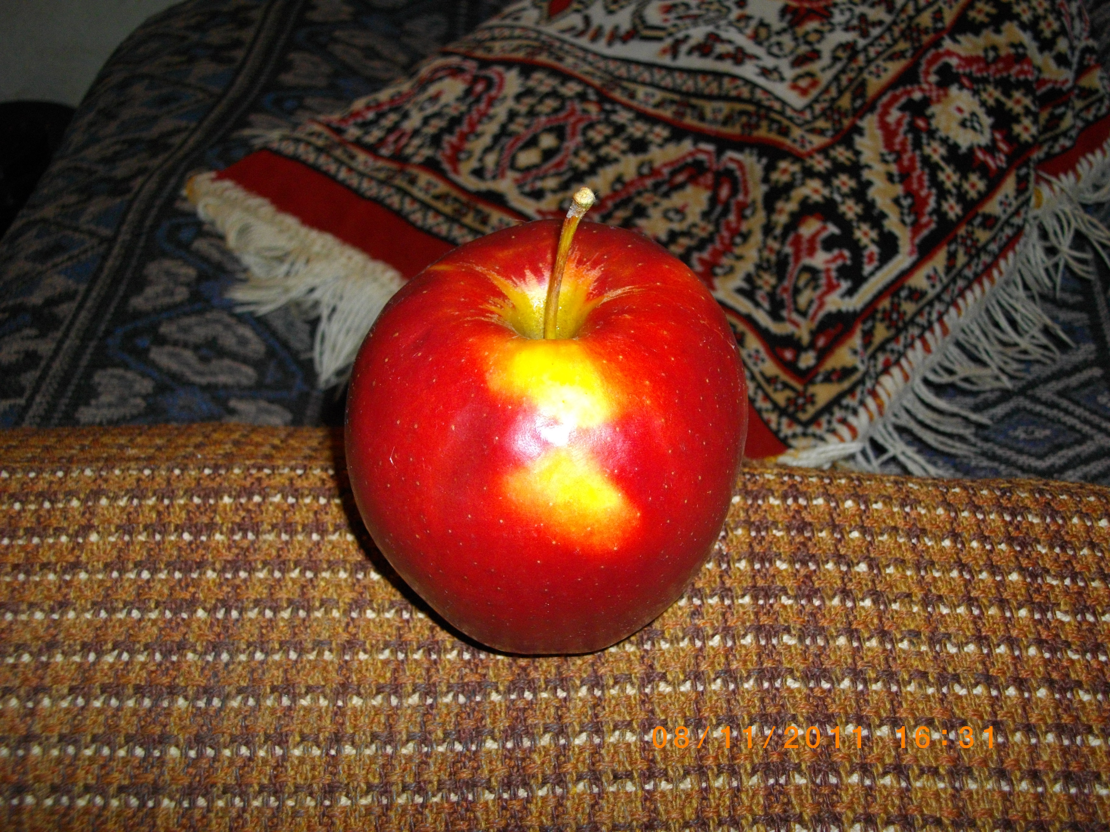 Вкусное яблоко