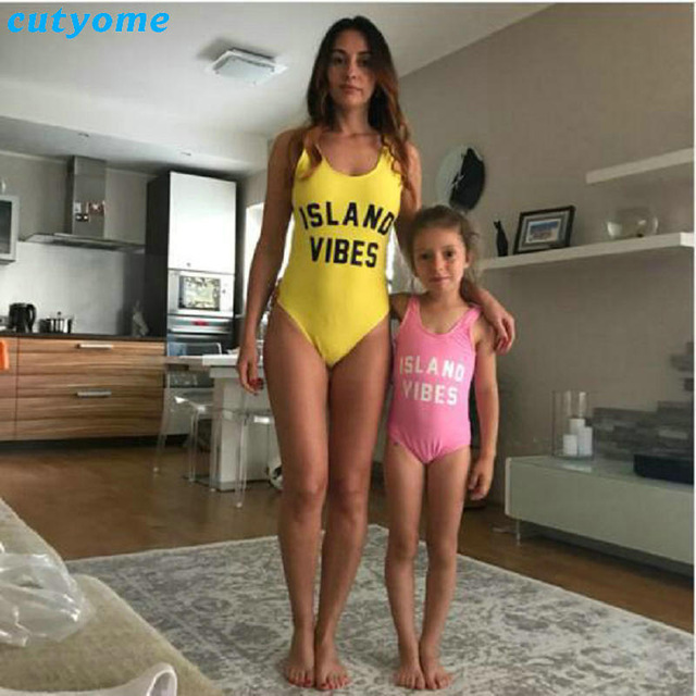 Mother-Daughter-Swimsuit-Clothes