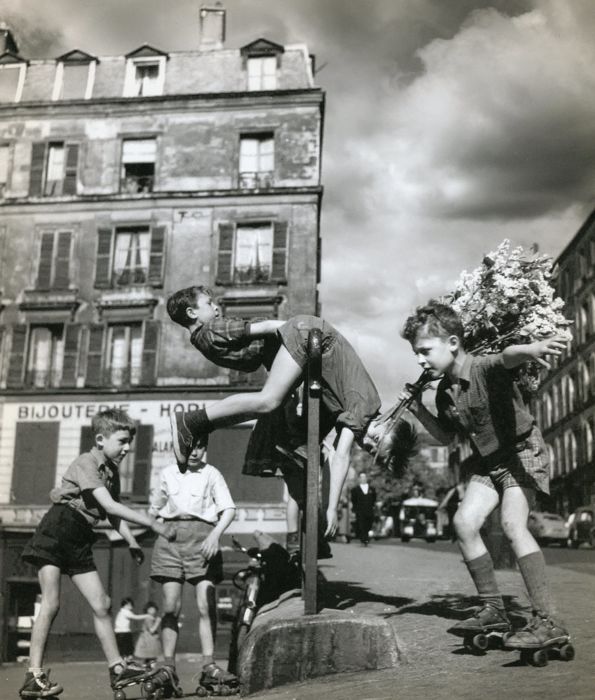 1956   Paris   Robert Doisneau