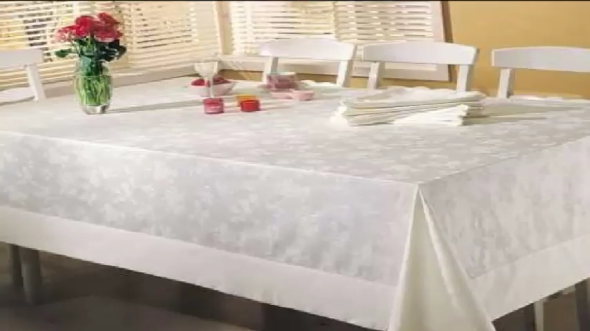 Белая скатерть на столе.jpg