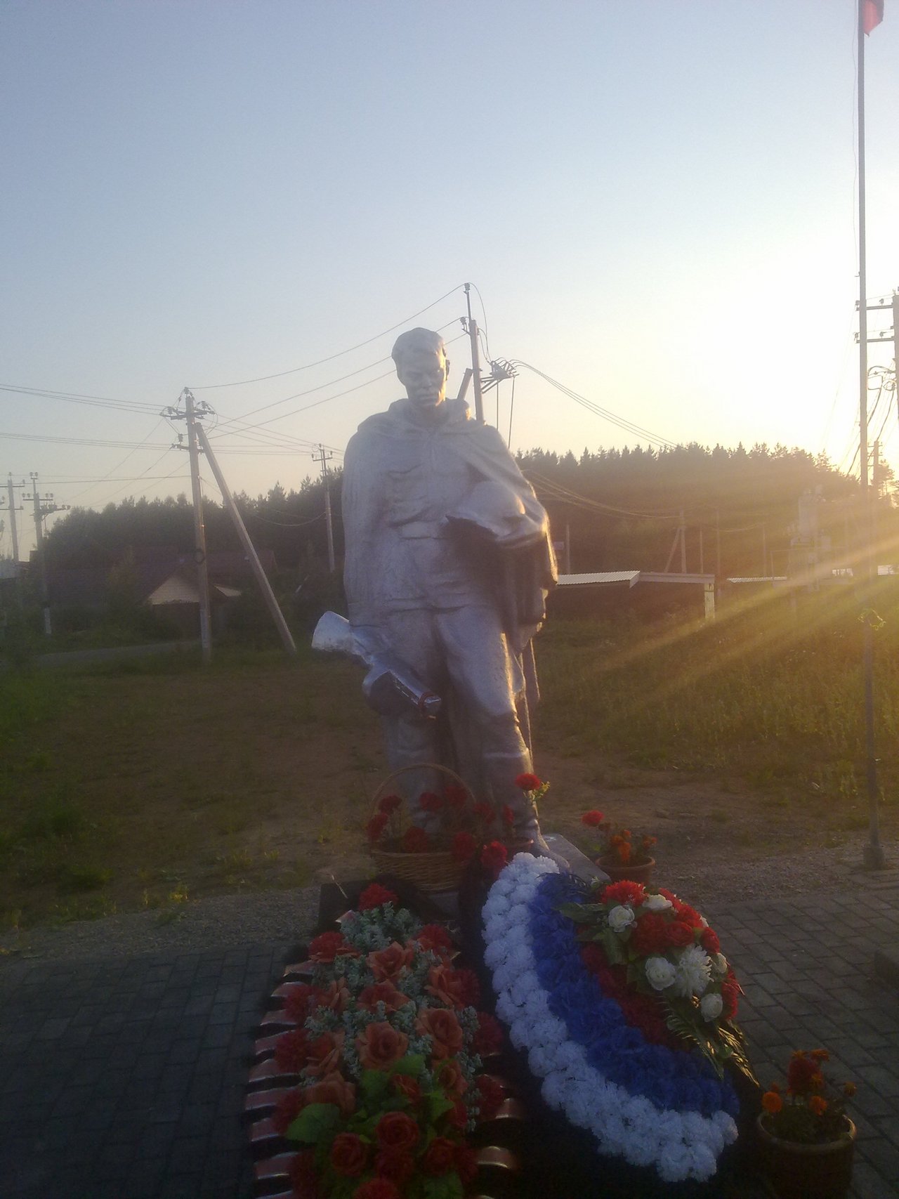 Памятник героям войны.jpg