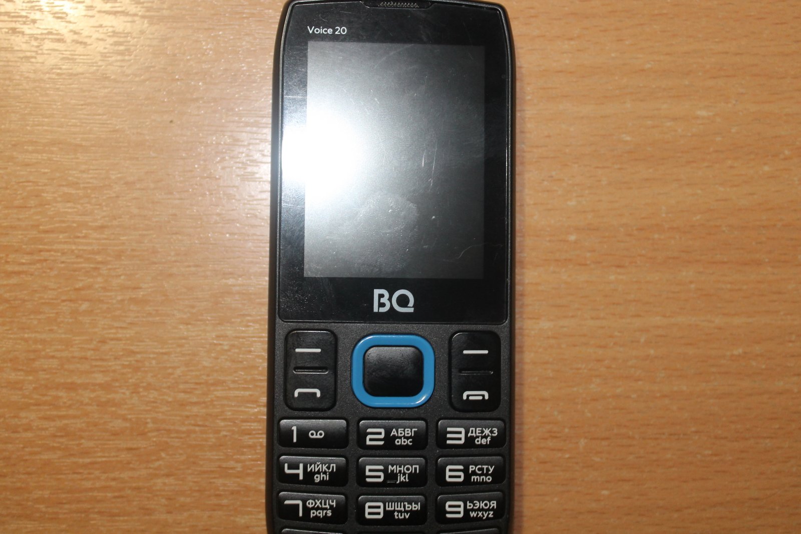 Bq voice. BQ 2400l Voice 20. BQ 2400l. Телефоны кнопочные BQ 2400l. BQ Войс 20 телефон.