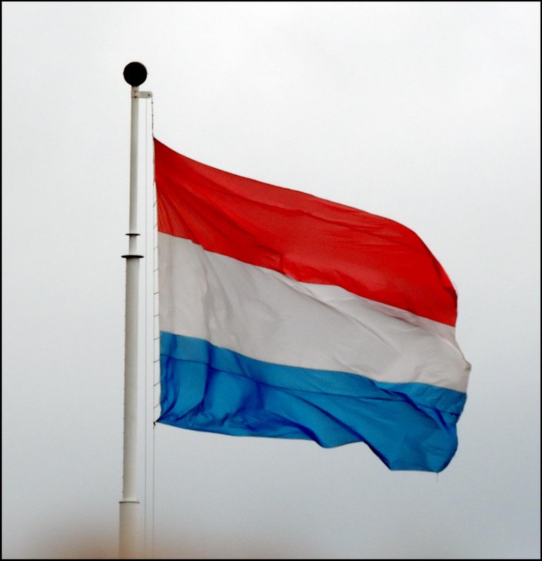 Luxembourg 8552 Флаг.jpg