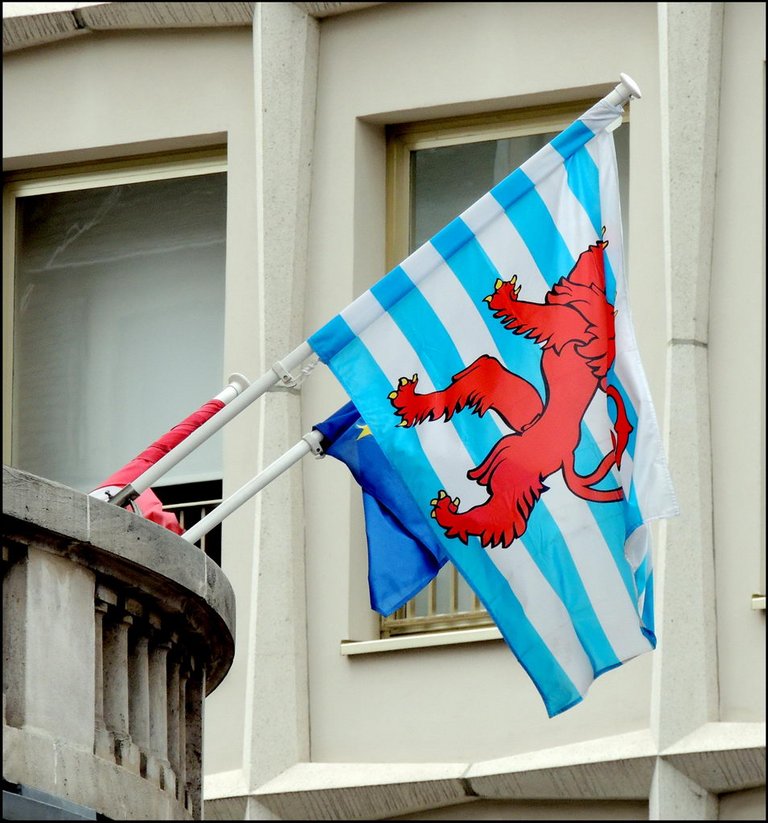 Luxembourg 8520 Флаг.jpg