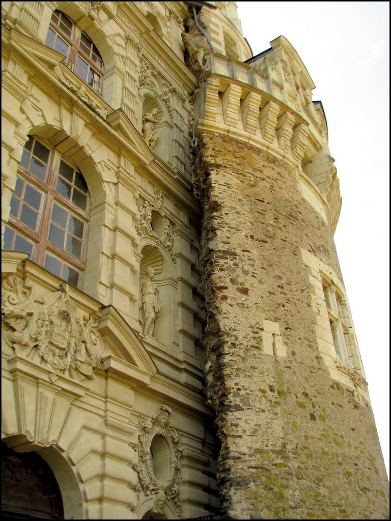 Chateau de Brissac 5742.jpg