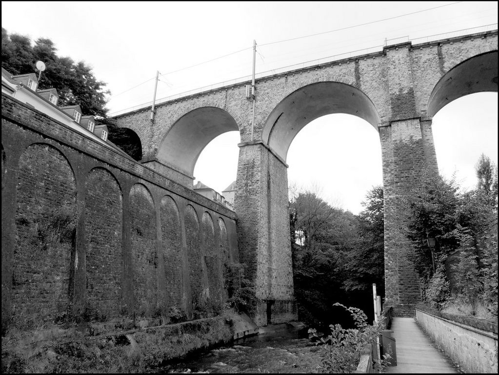 Luxembourg 8785 Railway Bridge.j