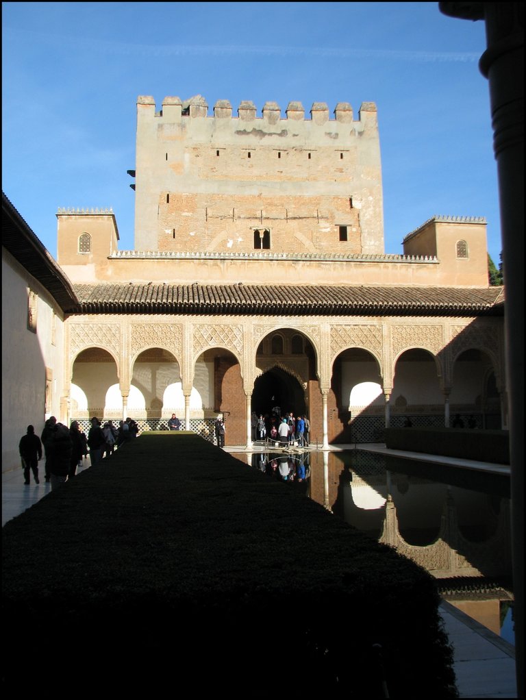 Alhambra 4274 Patio de los Array