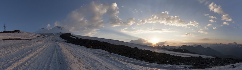 Рассвет на Эльбрусе, панорама