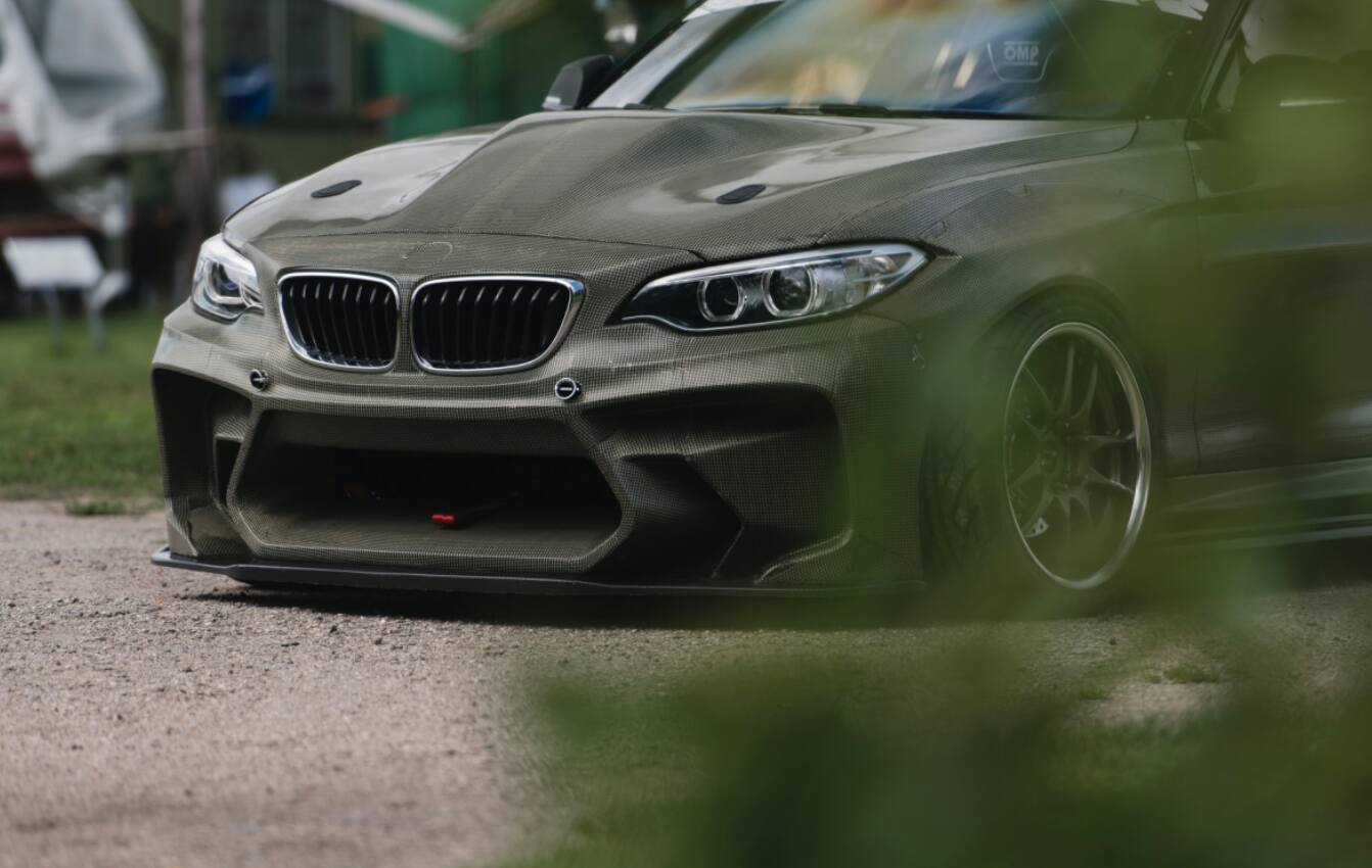 BMW M2 V8_02.jpg