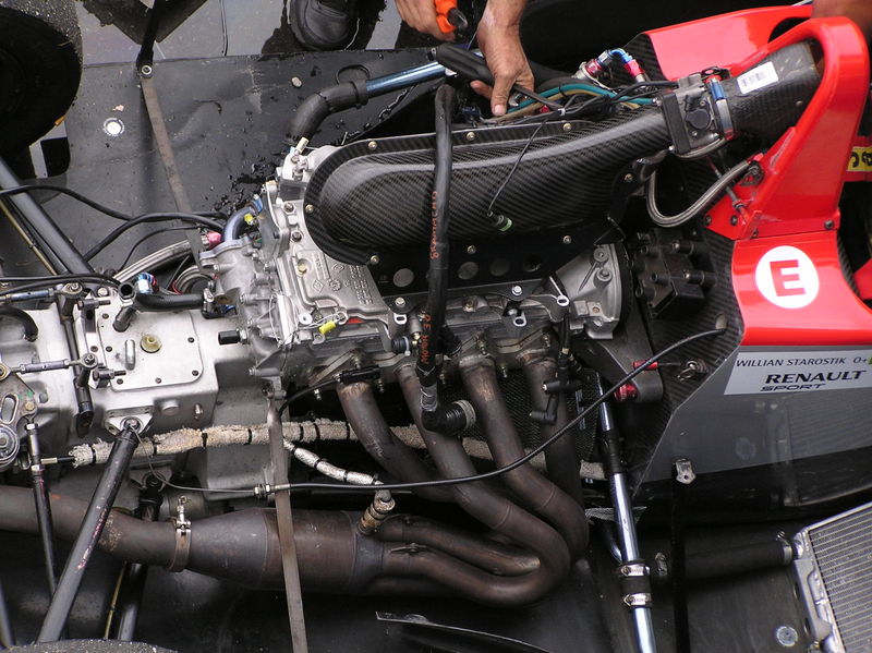 800px-Formula_Renault_engine.jpg