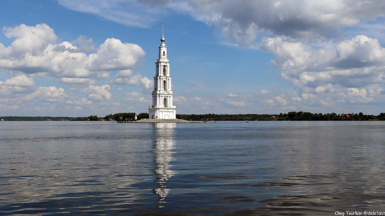 Колокольня затопленного собора Николая Чудотворца