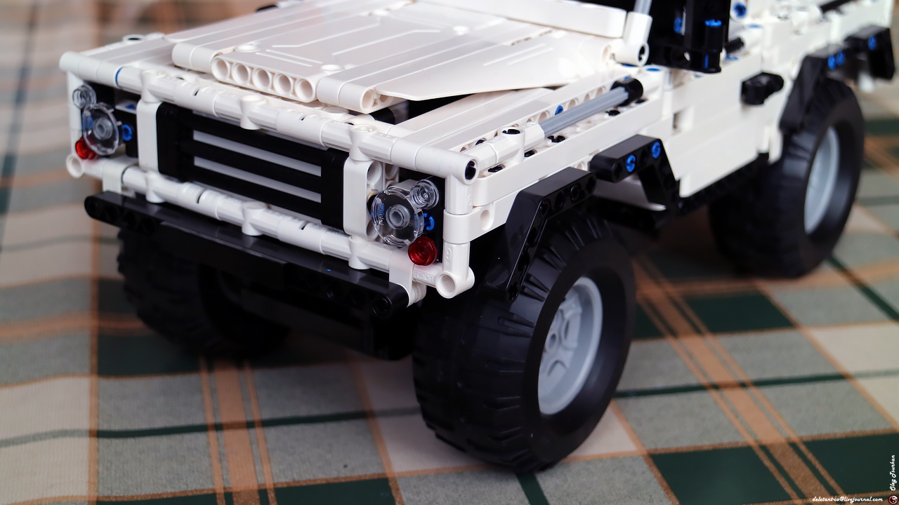 CADA Technic Land Rover Defender
