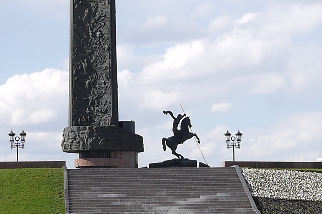 Йошкар-Ола парк Победы памятник Георгию Победоносцу