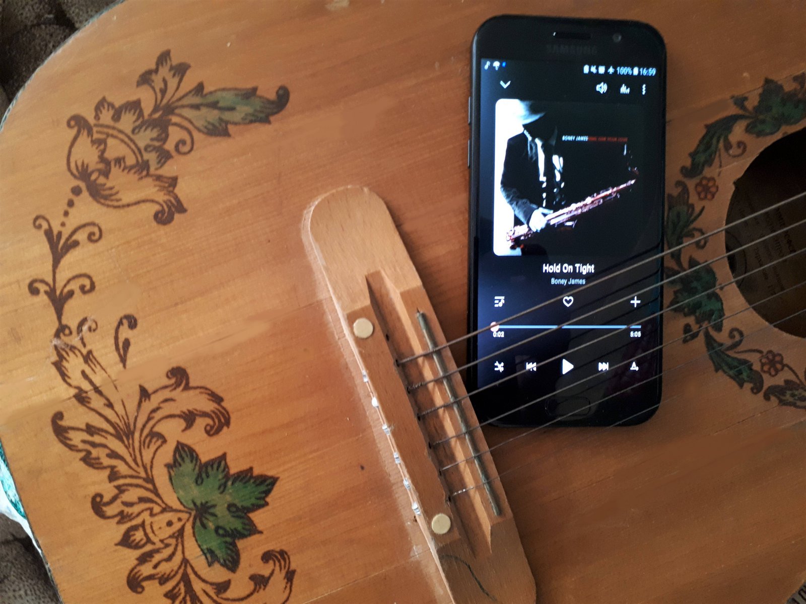 Samsung A5 (3-музыка).jpg