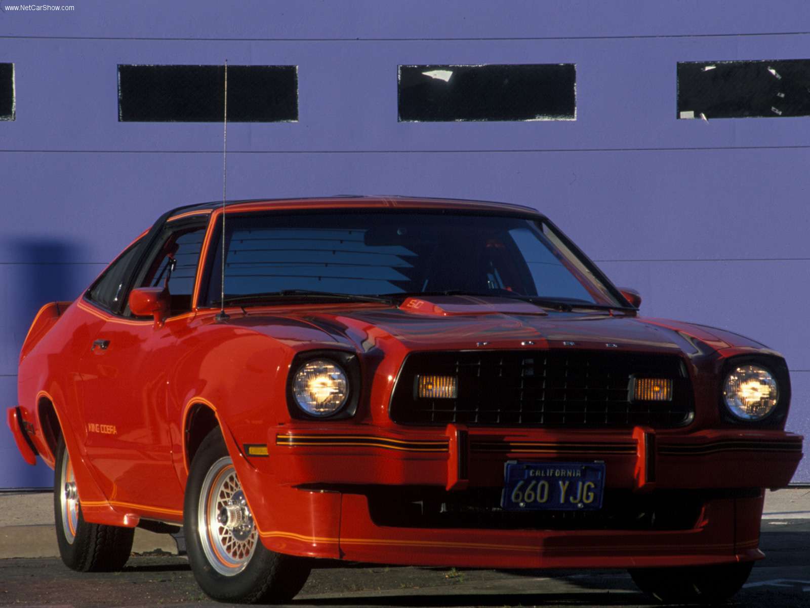 Ford-Mustang_II_King_Cobra_1978_
