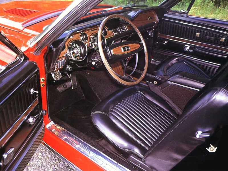 1968 Ford Mus+lack Interior.jpg