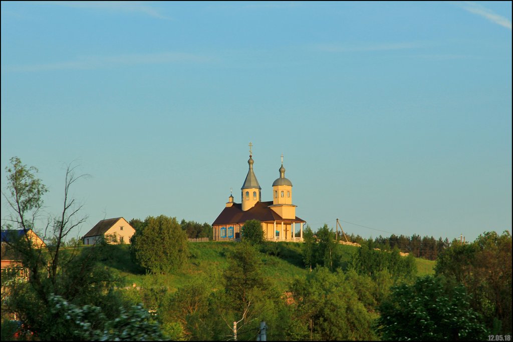 Церковь в Олехновичах.jpg