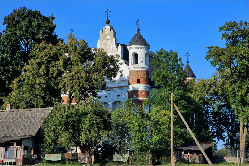 Церковь в Мурованке.jpg