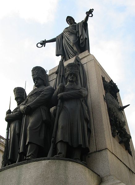 437px-Crimea_monument_London_2.j