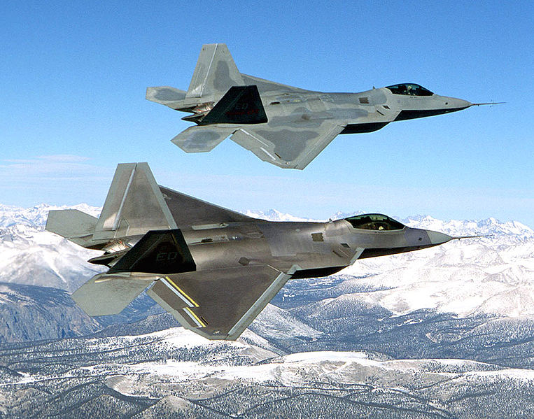 763px-Two_F-22_Raptor_in_flying.