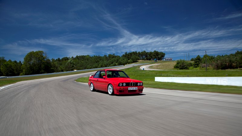 BMW-E30-4.jpg